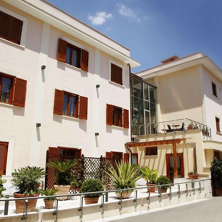 Hotel Diana بومبيي المظهر الخارجي الصورة
