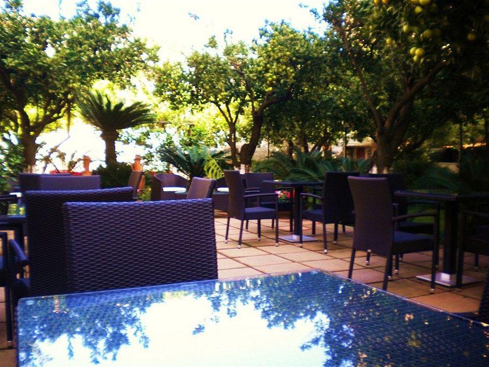 Hotel Diana بومبيي المظهر الخارجي الصورة