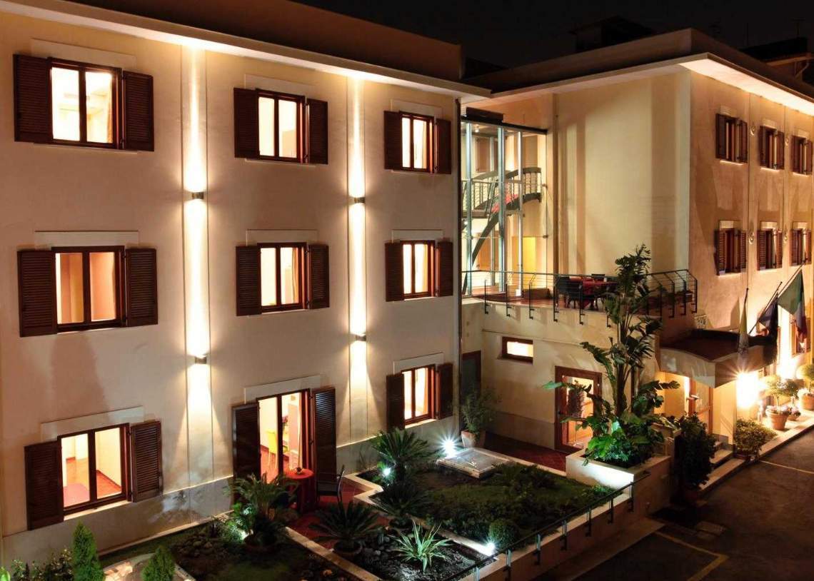 Hotel Diana بومبيي المظهر الخارجي الصورة